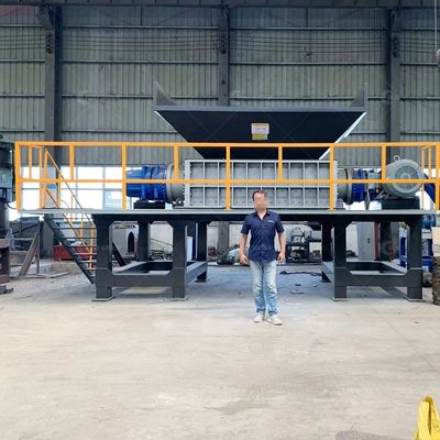 800-5000kg/h 容量 二重軸スクラップ 鉄製スラッダー D2ブレード材料