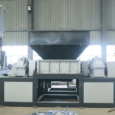 客の要求 廃棄タイヤとスクラップ金属のためのダブルシャフトシェードラー